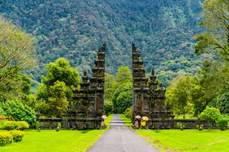 Khám Phá Bali: Thiên Đường Nghỉ Dưỡng và Văn Hóa Tâm Linh