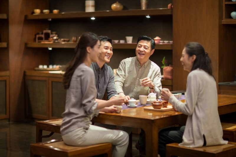 Phong Tục và Nghi Thức Địa Phương Của Các Quốc Gia Khác Nhau