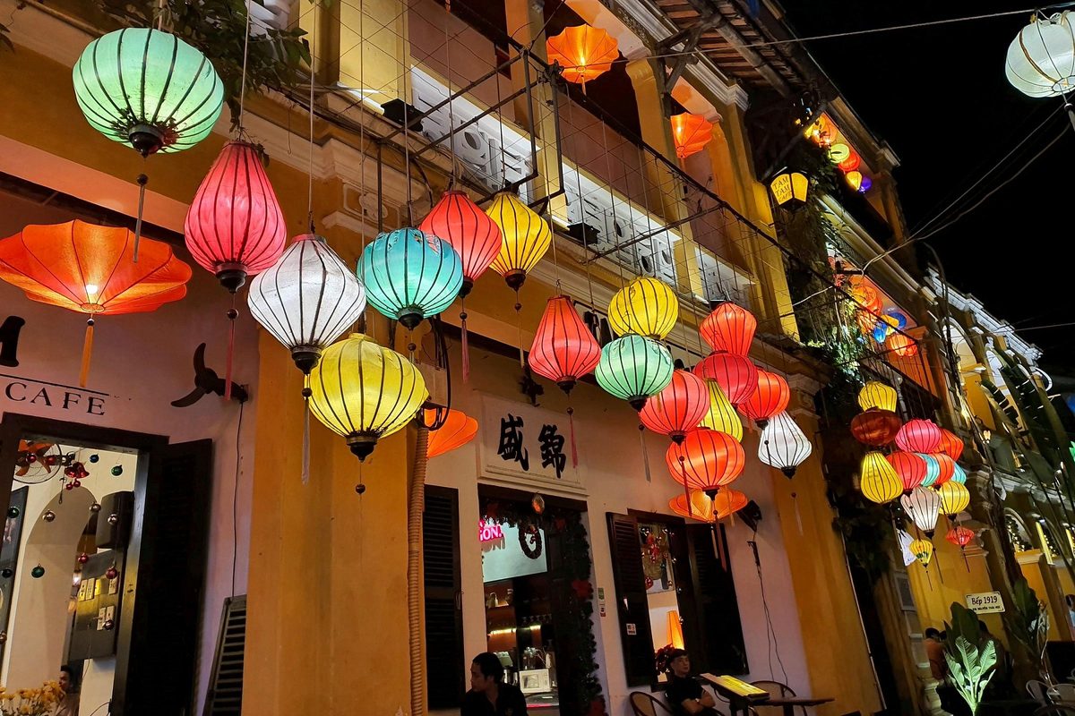 Silk lanterns in the old town of Hoi An
