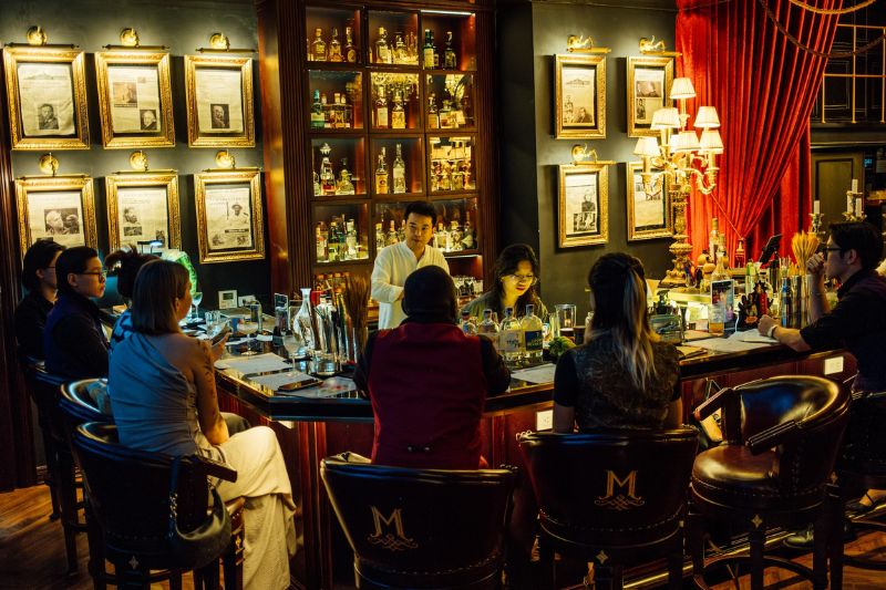 Saigon secret bar - hopper stroll