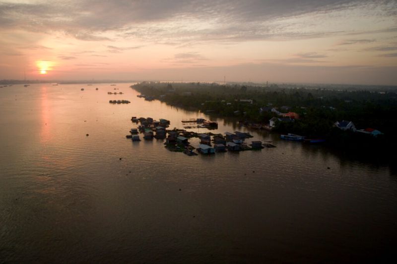  Mekong Sunset Sampan