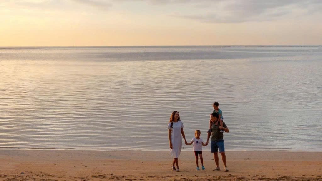 Bãi biển Sanur trước InterContinental Bali Sanur Resort