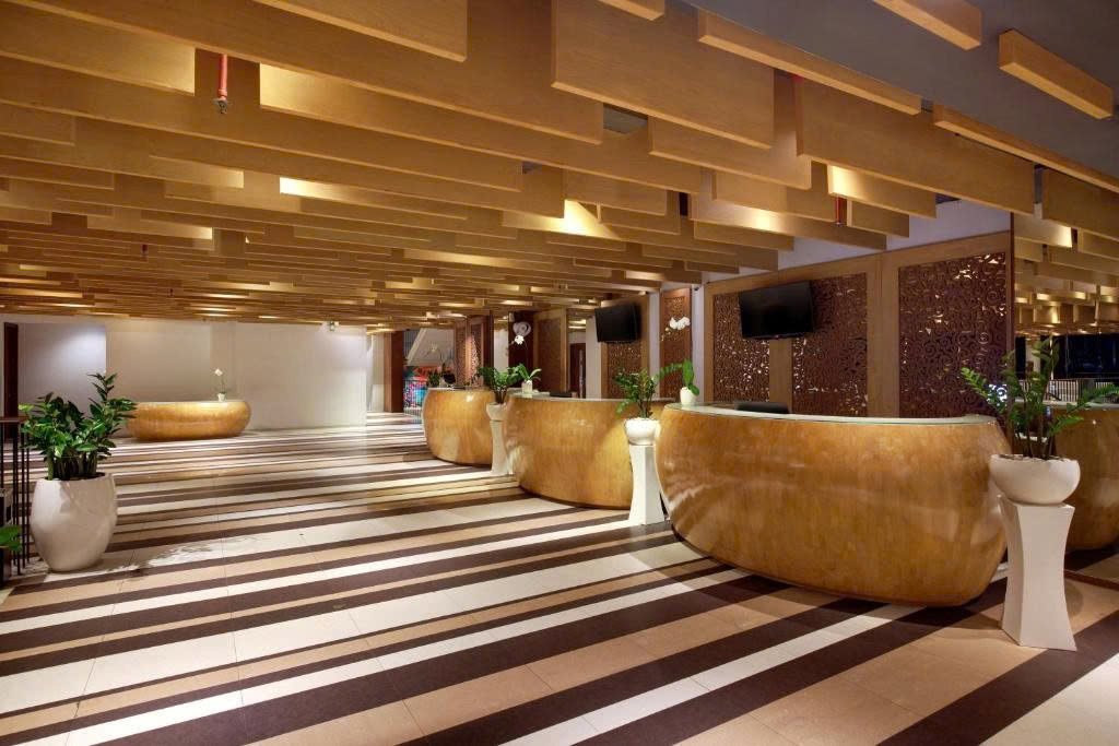 Sảnh lễ tân The One Legian Hotel